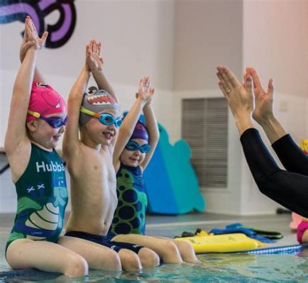 プール 何歳から：子供の水泳教育の始まりとその影響